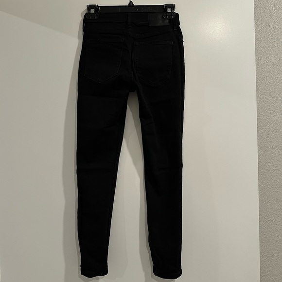 Everlane The Authentic Stretch Mid-Rise Skinny (Black, Ankle 26.5” Inseam) - Picture 3 of 8